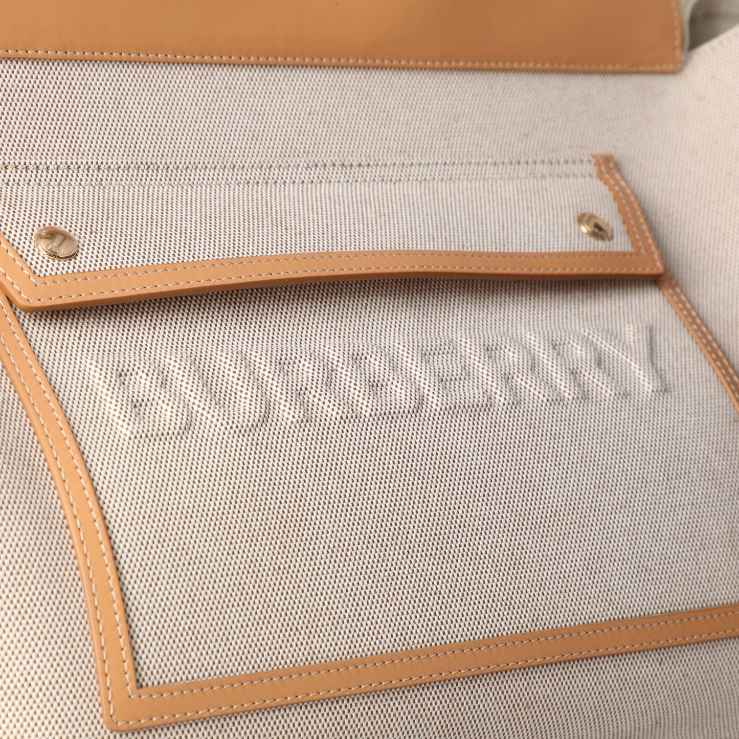 Burberry Burberry Soft Pocket Medium Tote Bag